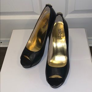 Women’s leather peep toe heels 8M by Michael Kors